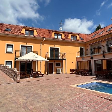 Pension Mikulov Buitenkant foto